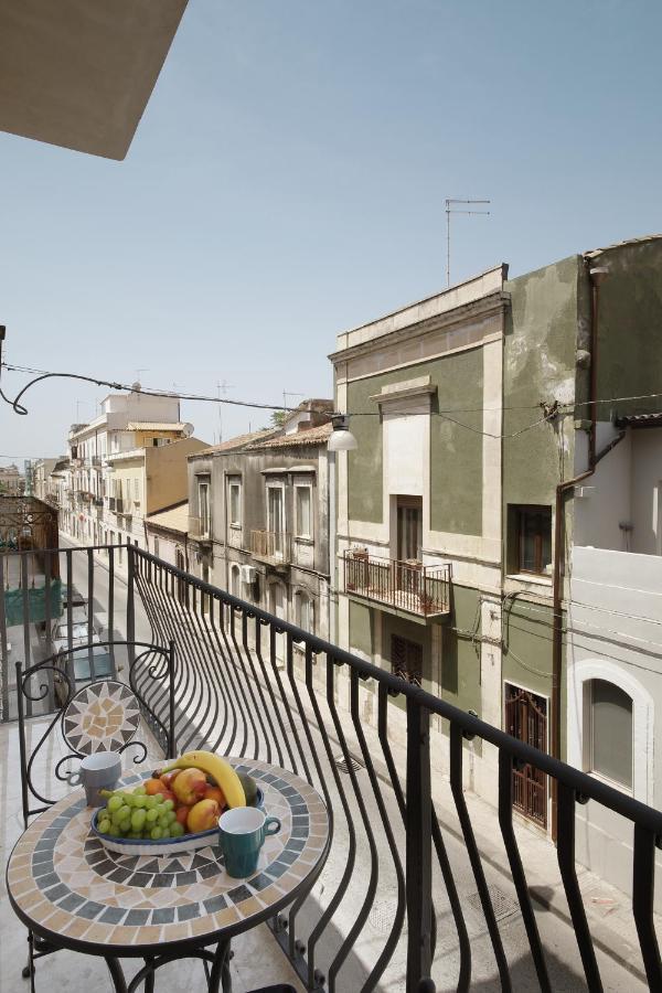 Le Bain Suite - Accanto Al Mare Vicinissima A Ortigia E Al Teatro Syracuse Екстер'єр фото